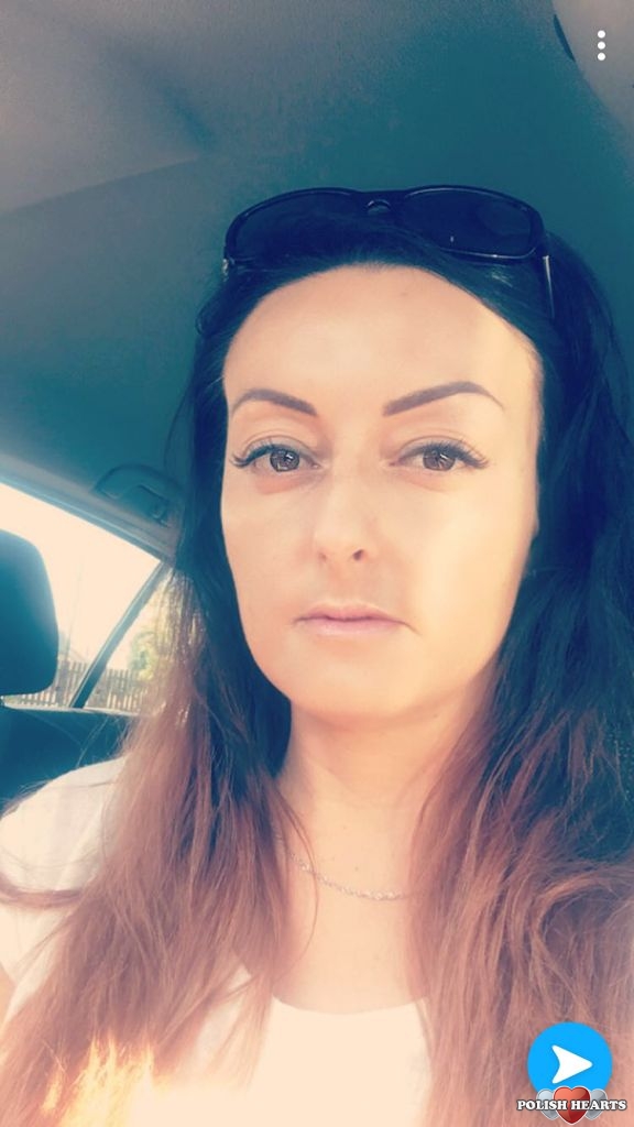 biała dziewczyna umawia się z latino